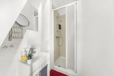 Salle de bains dans l'établissement Quartier Musée du Louvre 6 - Studio Apartment with Netflix