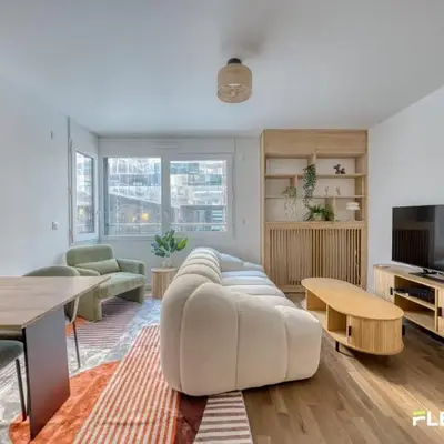 Spacious and bright T2 near the Seine & Metro 14