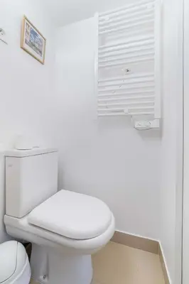 Salle de bains dans l'établissement Studio equipe centre nation - Paris 12 - 2P