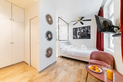 Un ou plusieurs lits dans un hébergement de l'établissement Studio lumineux et moderne proche du metro - 2P