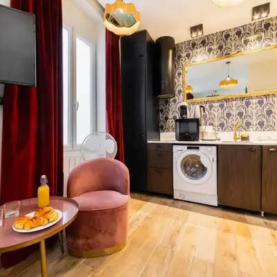 Studio lumineux et moderne proche du metro - 2P