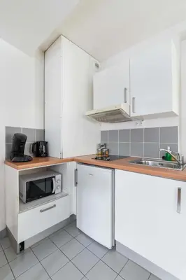 Cuisine ou kitchenette dans l'établissement 201 - Charmant studio jardins des plantes -Paris 5