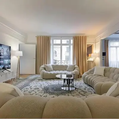 2BR - Sleep 7 - Trocadero Area - Modern & Spacious