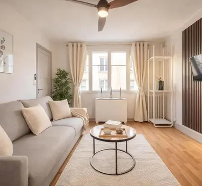 Coin salon dans l'établissement Porte de Versailles - Executive studio with lift