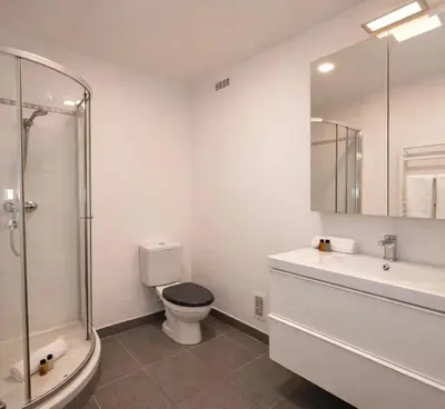 Salle de bains dans l'établissement Porte de Versailles - Executive studio with lift