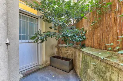 Jardin de l'établissement Le Velours - T2 Duplex Calme - Quartier Montmartre Lamarck