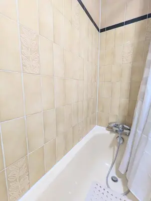 Salle de bains dans l'établissement Grand studio calme balcon
