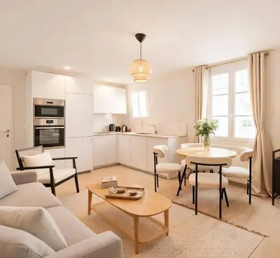 Cuisine ou kitchenette dans l'établissement Stunning property near Arc de Triomphe