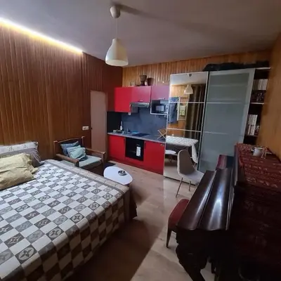 Quiet studio ideal for couples