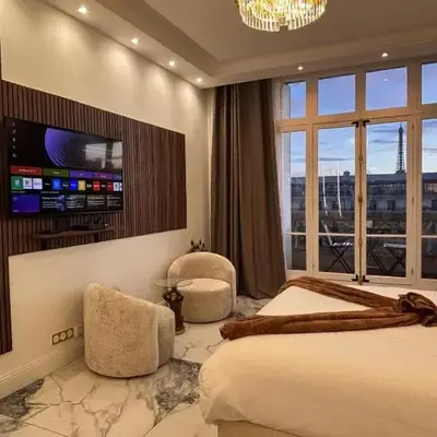Magnifique Studio Champs Elysees Vue Tour Eiffel et Arc de Triomphe