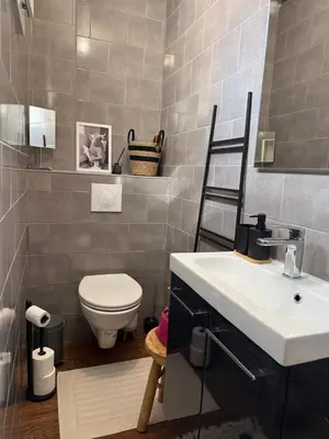 Salle de bains dans l'établissement Bright two-room apartment - Courbevoie