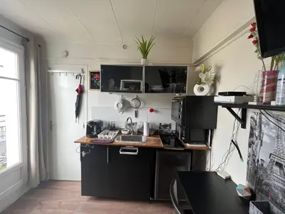 Cuisine ou kitchenette dans l'établissement Studio Cosy proche de la Tour-Eiffel