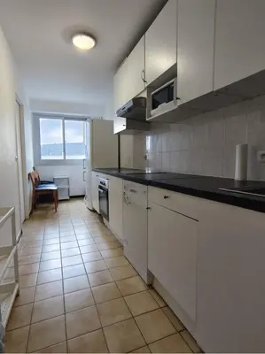 Plan de l'établissement 5 min walk to metro, 3 bedrooms, la défense, parking