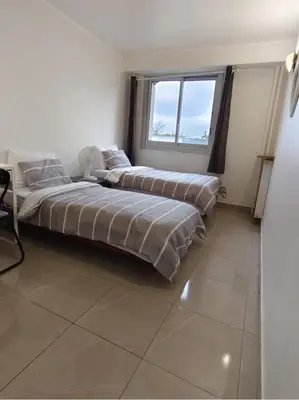 Plan de l'établissement 5 min walk to metro, 3 bedrooms, la défense, parking