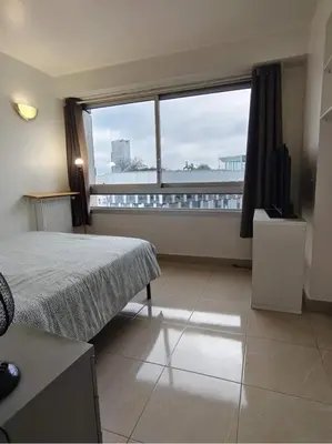 Plan de l'établissement 5 min walk to metro, 3 bedrooms, la défense, parking