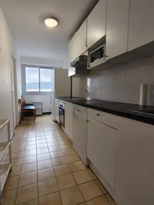 Plan de l'établissement 5 min walk to metro, 3 bedrooms, la défense, parking