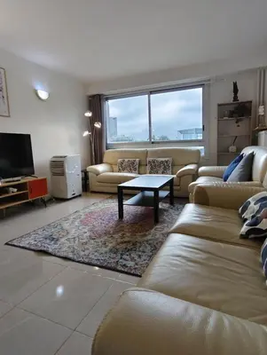 Plan de l'établissement 5 min walk to metro, 3 bedrooms, la défense, parking
