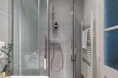Salle de bains dans l'établissement Artisan Lofts courtyard Opéra