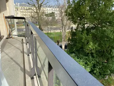 Balcon ou terrasse dans l'établissement ARC de TRIOMPHE - FOCH PALACE