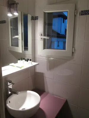 Salle de bains dans l'établissement Hotel Hauteville Opera
