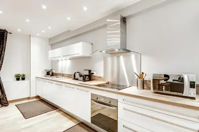 Cuisine ou kitchenette dans l'établissement Just Renovated 138m2 On The Seine