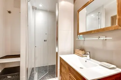 Salle de bains dans l'établissement Just Renovated 138m2 On The Seine
