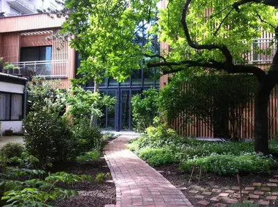 Jardin de l'établissement Eden Lodge Paris