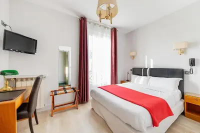 Un ou plusieurs lits dans un hébergement de l'établissement Crystal Hotel