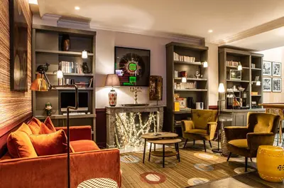 Coin salon dans l'établissement Hôtel Adèle & Jules
