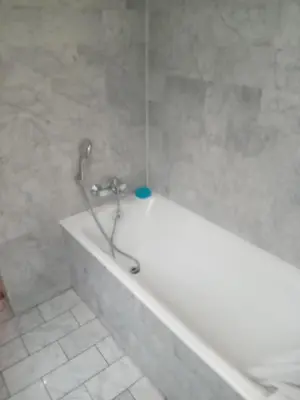 Salle de bains dans l'établissement Hotel Modern Est