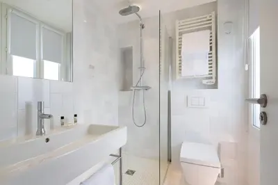 Salle de bains dans l'établissement Hôtel Mistral