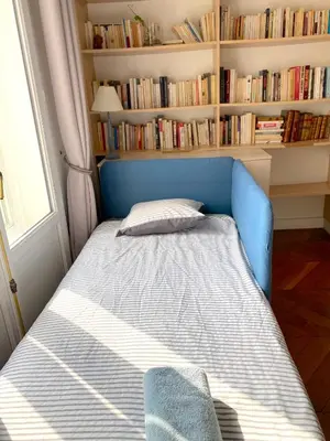 Un ou plusieurs lits dans un hébergement de l'établissement Marvellous Sunbathed 3BR at the heart of Paris