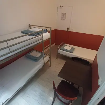 Un ou plusieurs lits dans un hébergement de l'établissement Caulaincourt Montmartre by Hiphophostels