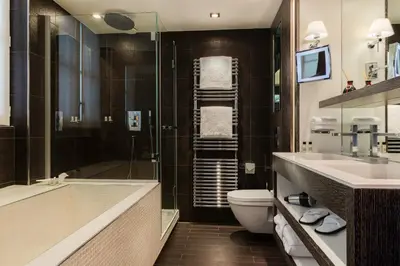 Salle de bains dans l'établissement Les Jardins De La Villa