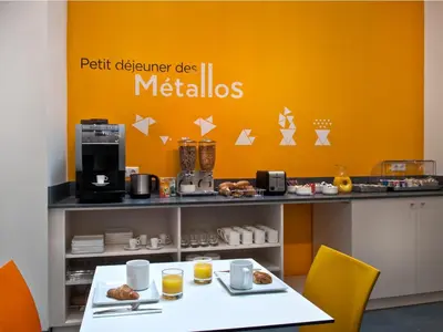 Plateau bouilloire dans l'établissement Hôtel des Métallos