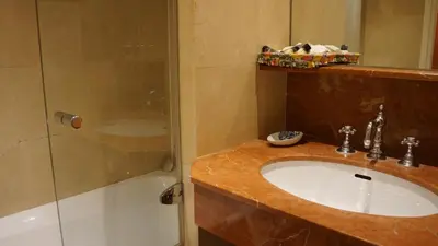 Salle de bains dans l'établissement Le Relais Médicis