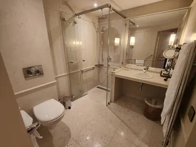 Salle de bains dans l'établissement Le Relais Médicis