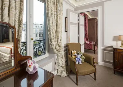 Coin salon dans l'établissement Hôtel Regina Louvre
