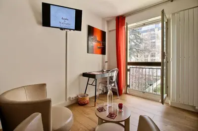 Télévision ou salle de divertissement dans l'établissement Assia & Nathalie - Luxury B&B MARAIS
