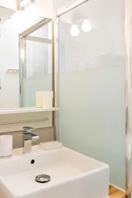 Salle de bains dans l'établissement Notre-Dame luxury Suite in Saint-germain des prés Latin quarter