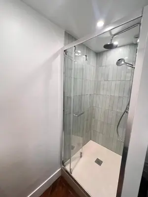 Salle de bains dans l'établissement Real Parisian apartment with 2 bedrooms and AC