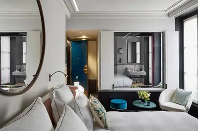 Coin salon dans l'établissement Le Roch Hotel & Spa
