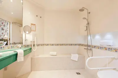 Salle de bains dans l'établissement Hôtel Le Regent Paris
