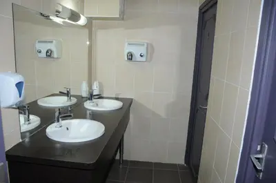 Salle de bains dans l'établissement Hôtel Patio Brancion