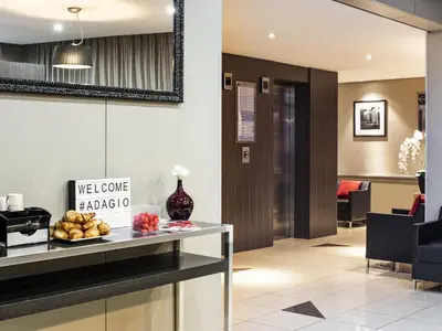 Coin salon dans l'établissement Aparthotel Adagio La Défense Esplanade