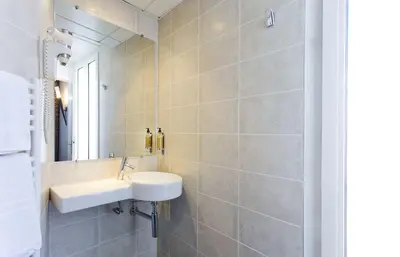 Salle de bains dans l'établissement Hôtel du Prince Eugène