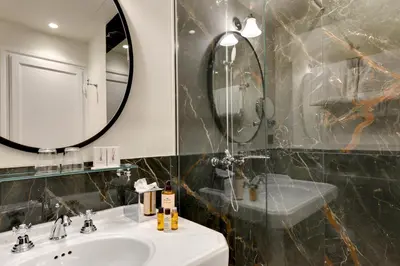 Salle de bains dans l'établissement Les Rives de Notre-Dame