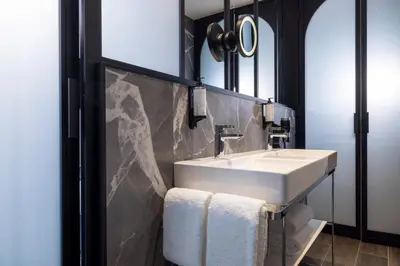 Salle de bains dans l'établissement Hôtel de France Gare de Lyon Bastille