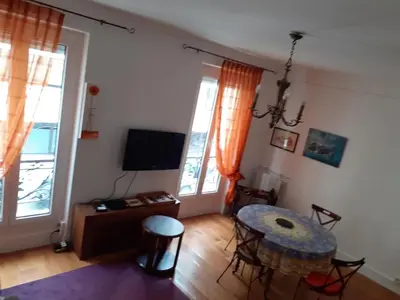 Télévision ou salle de divertissement dans l'établissement Appartement Petroff