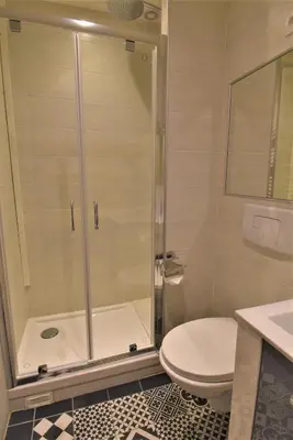 Salle de bains dans l'établissement Hôtel Bonne Nouvelle